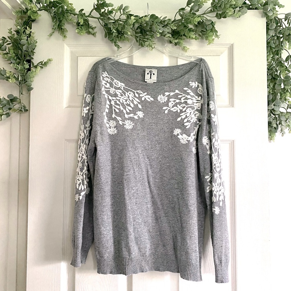 Floral Embroidered Gray Sweater